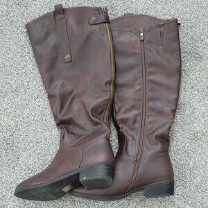 Ladies Brown Dream Pairs Boots Size 8, Pre-Owned in Nice Condition!